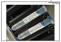 全自動(dòng)臥式圓瓶貼標(biāo)機(jī)